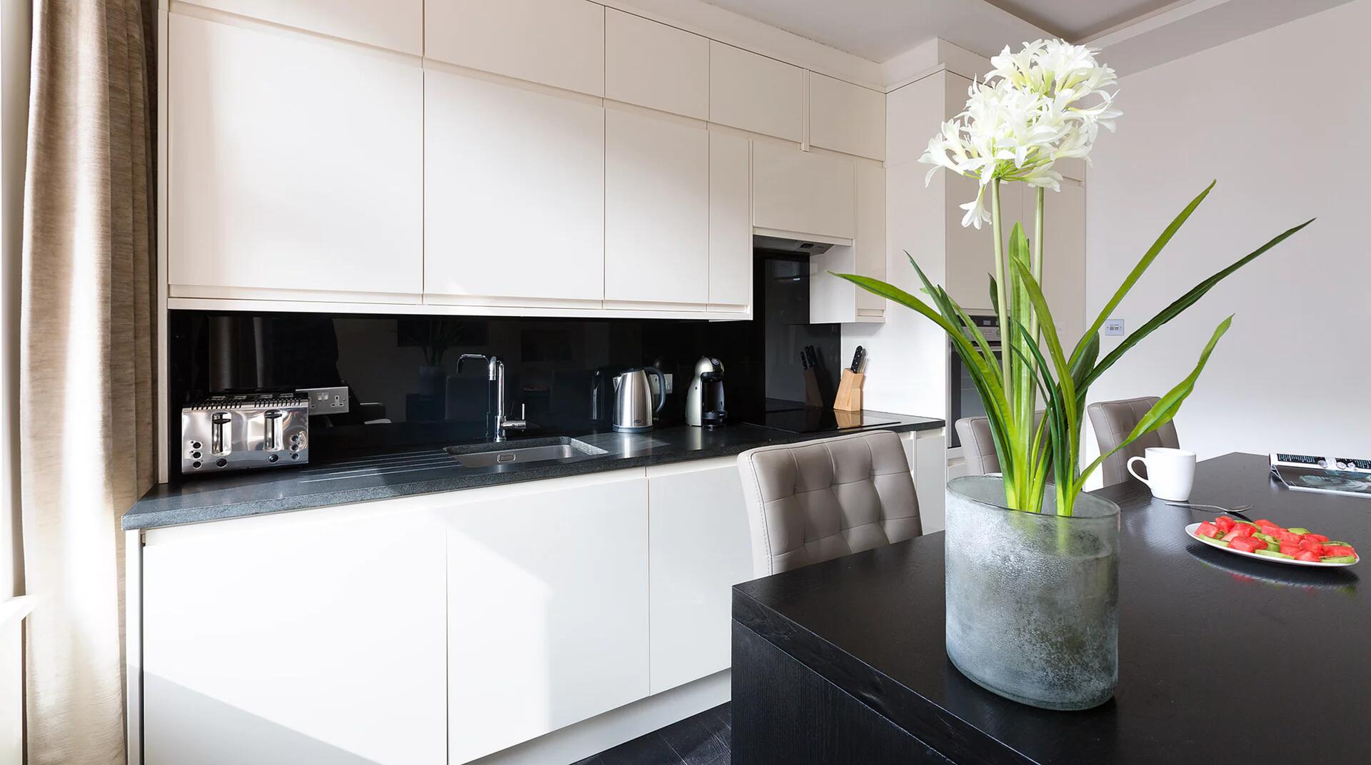 Lovelydays luxury service apartment rental - London - Knightsbridge - Herbert Street - Partner - 1 bedrooms - 1 bathrooms - Luxury kitchen - 93274f4928cd - Lovelydays